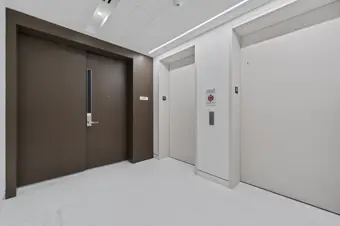 Entry foyer thumbnail