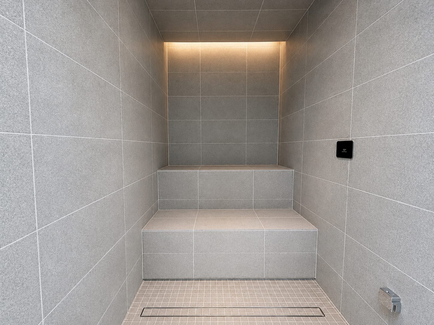 Private steam room — Residence 6301