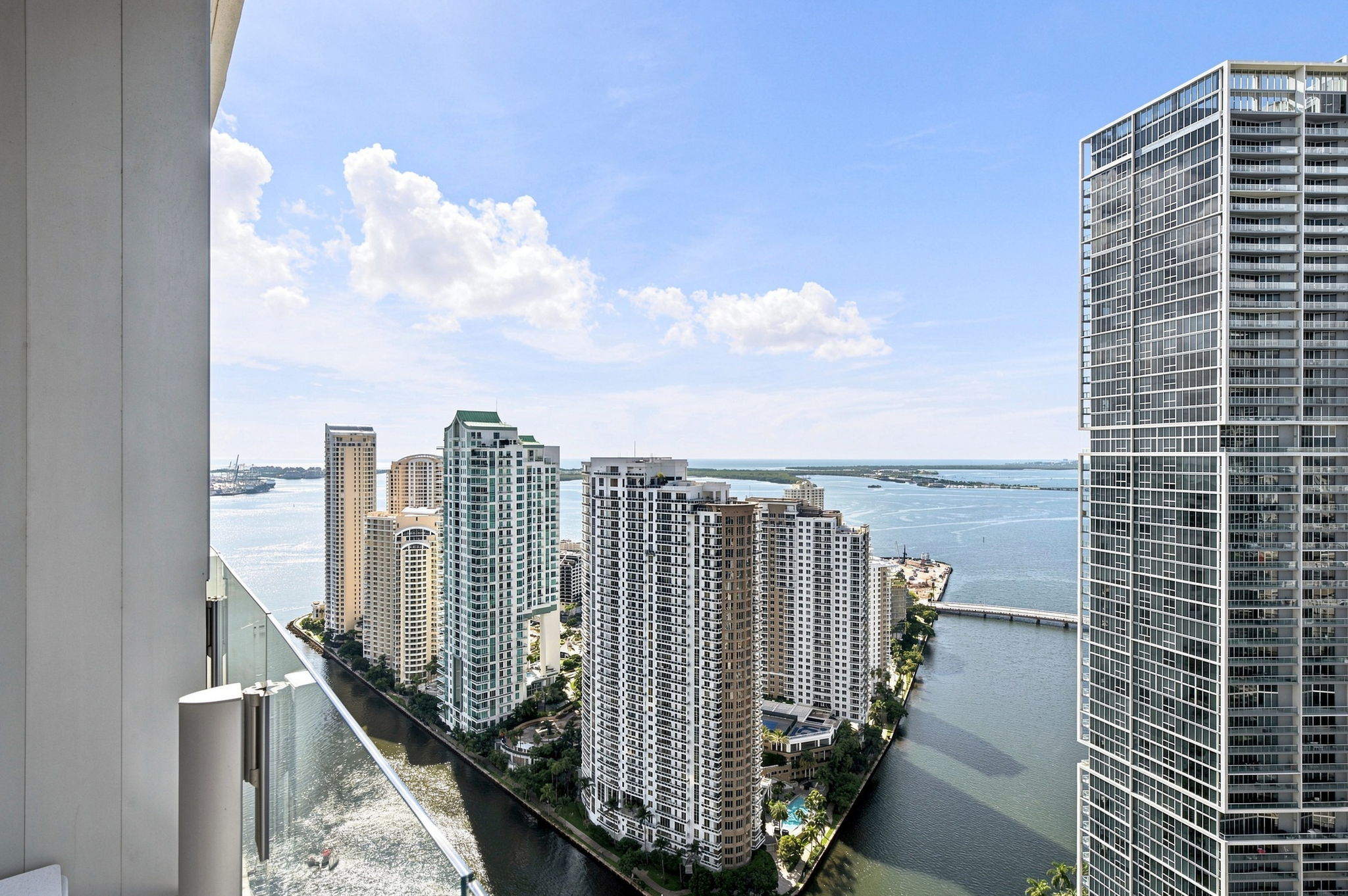 Miami River, Brickell Key and Biscayne Bay aerial view — Residence 3807