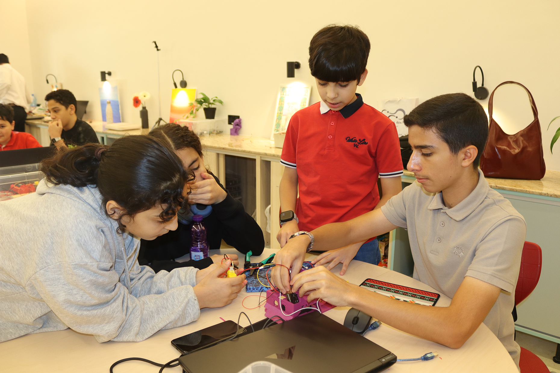 Qatar’s first “Young Innovators Lab” launches at the Palestinian school in Doha