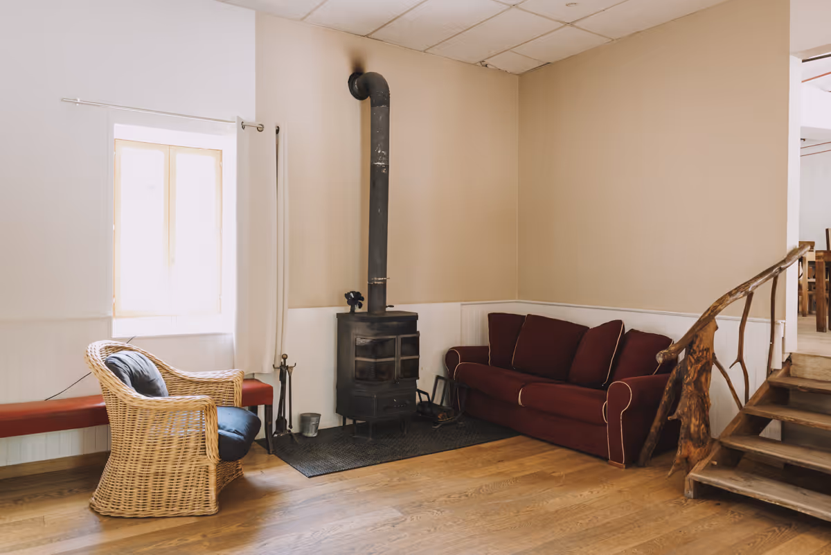 Retraite Yoga Ardèche | Les Blaches | Cheminée