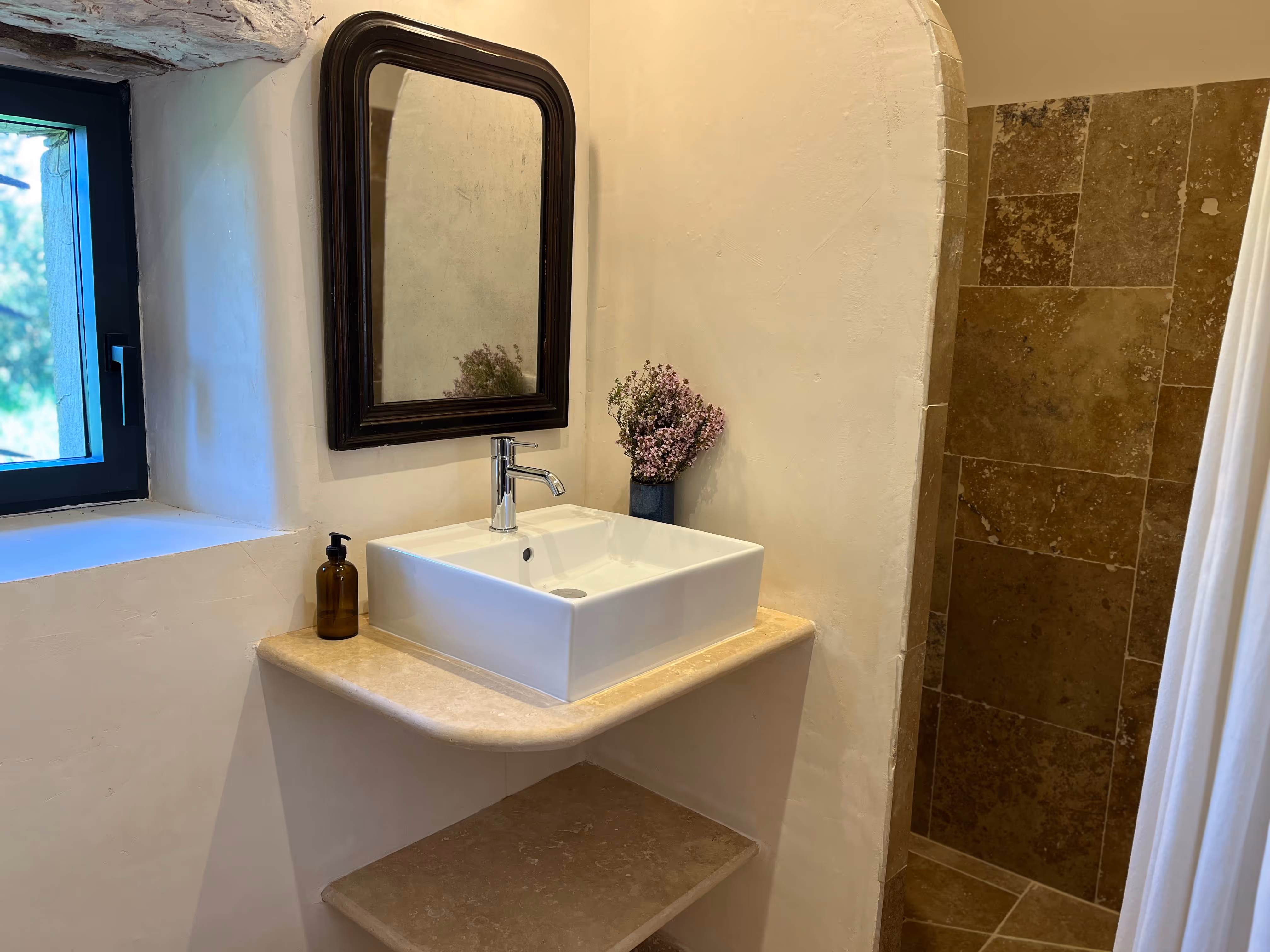 Maison Perchée de bernas | Stage bien-être | Salle de bain 2