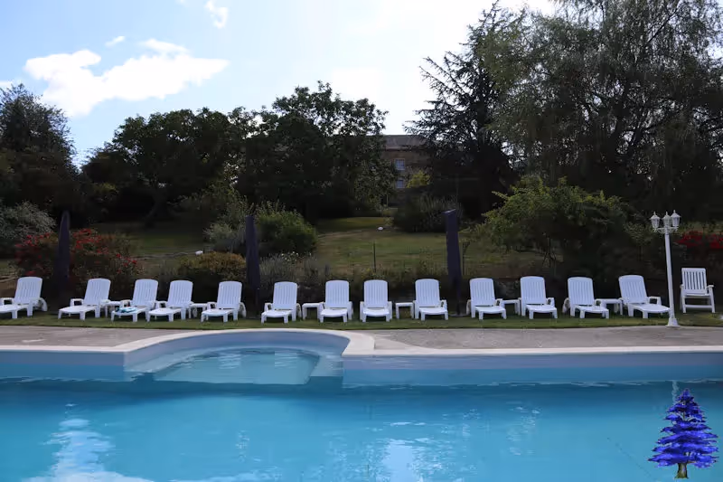 Séminaire bien-être Aveyron | Piscine.webp