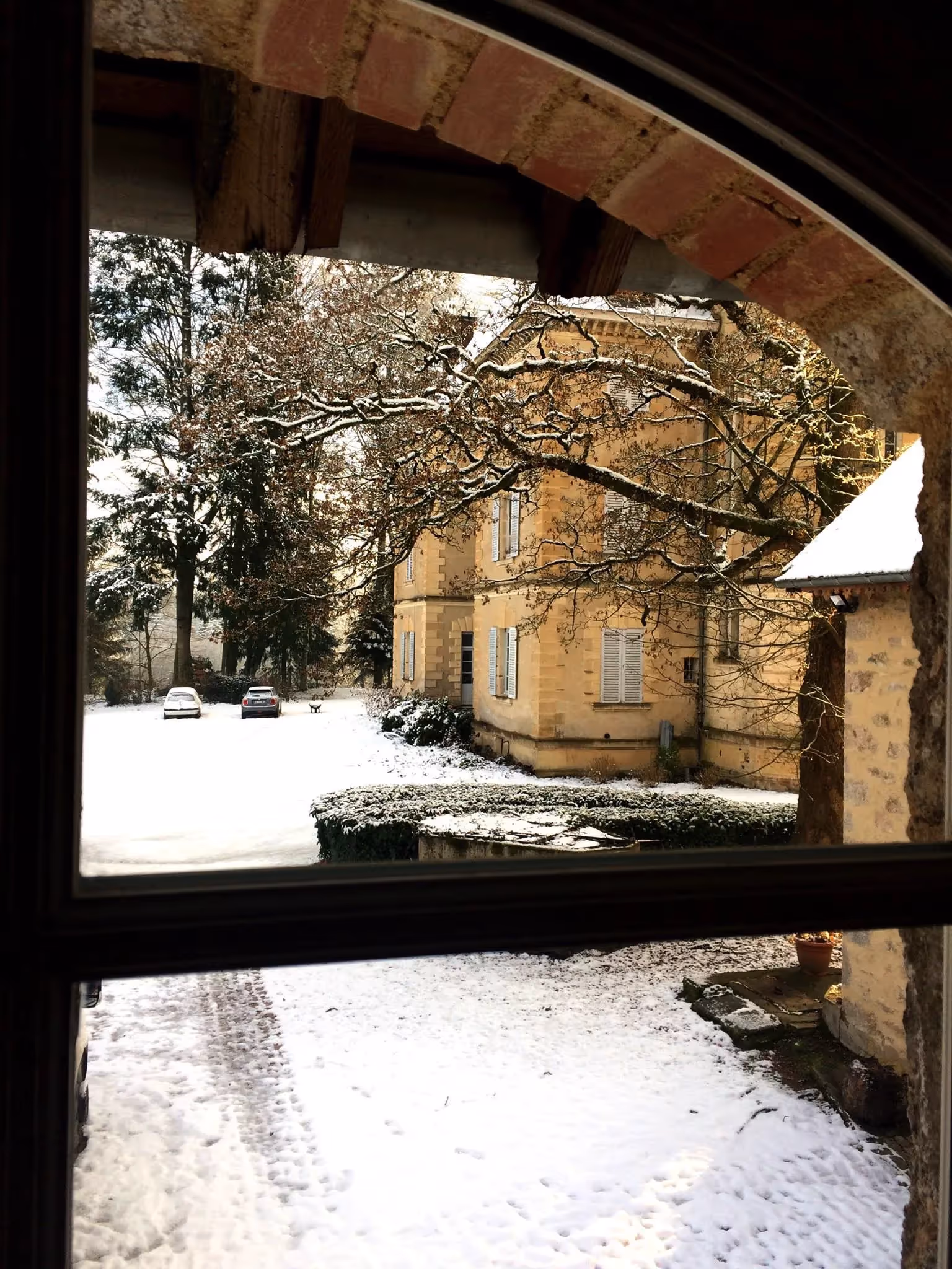 Retraite Spirituelle en Château | Château sous la neige 2.webp