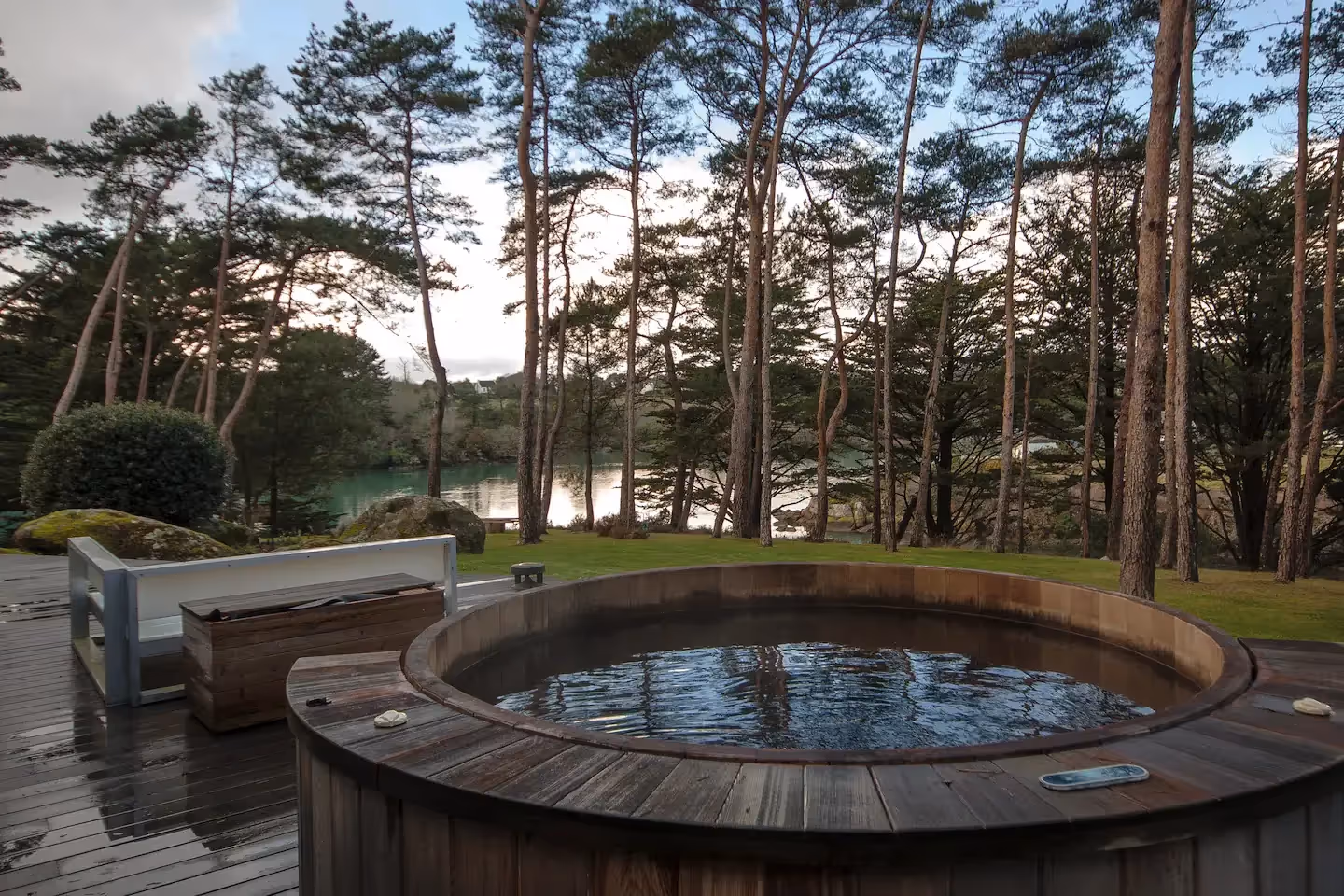 Villa Yoga en Bretagne | Jacuzzi.webp