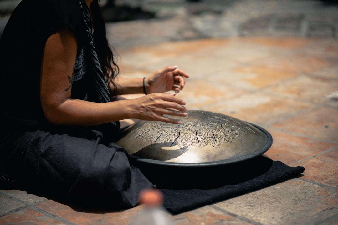 méditation sonore au handpan | Lieux de Retraites