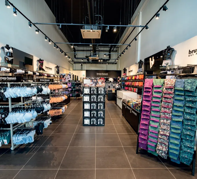 Modische Unterwäsche im Outlet-Store von bruno banani im rheinland-pfälzischen Montabaur.