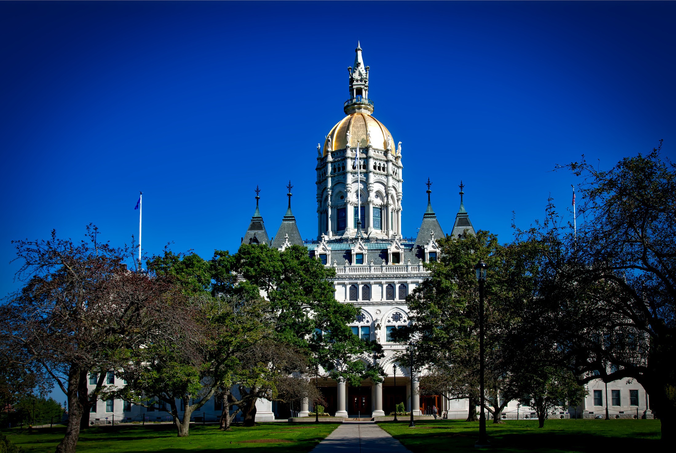 Connecticut's Solar Successor Bill Awaits Governor's Signature 