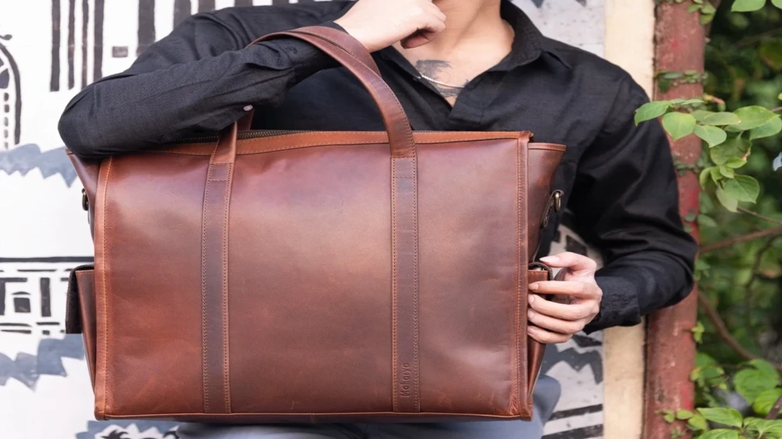 Maharya men's leather tote bag from the Ambassador Collection in chestnut brown – handcrafted everyday carry for work, travel, and style