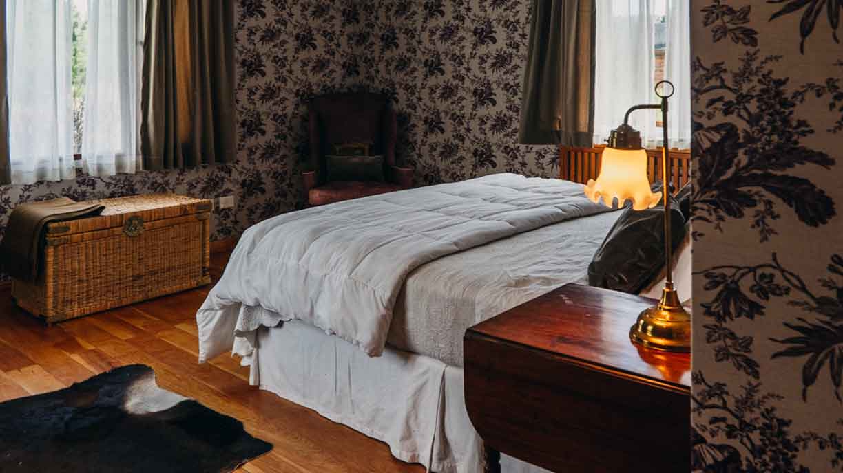 Fishing lodge bed