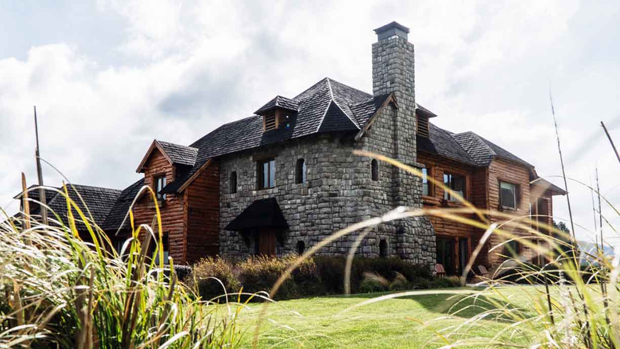 Fishing lodge front lodge