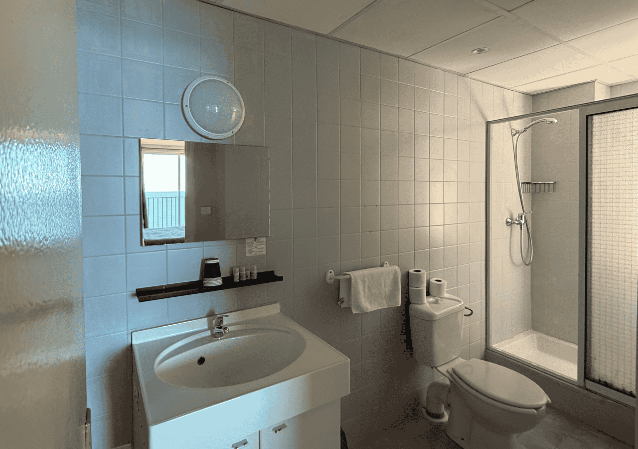 Family Room - Shower room