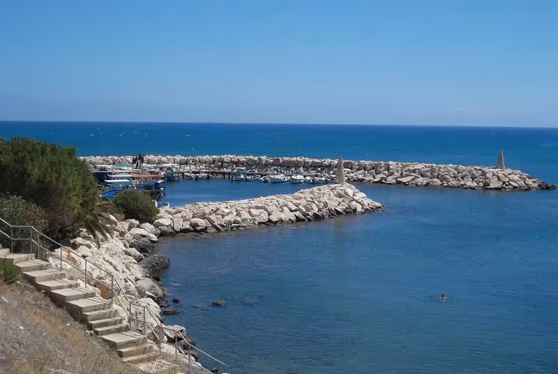 Pomos