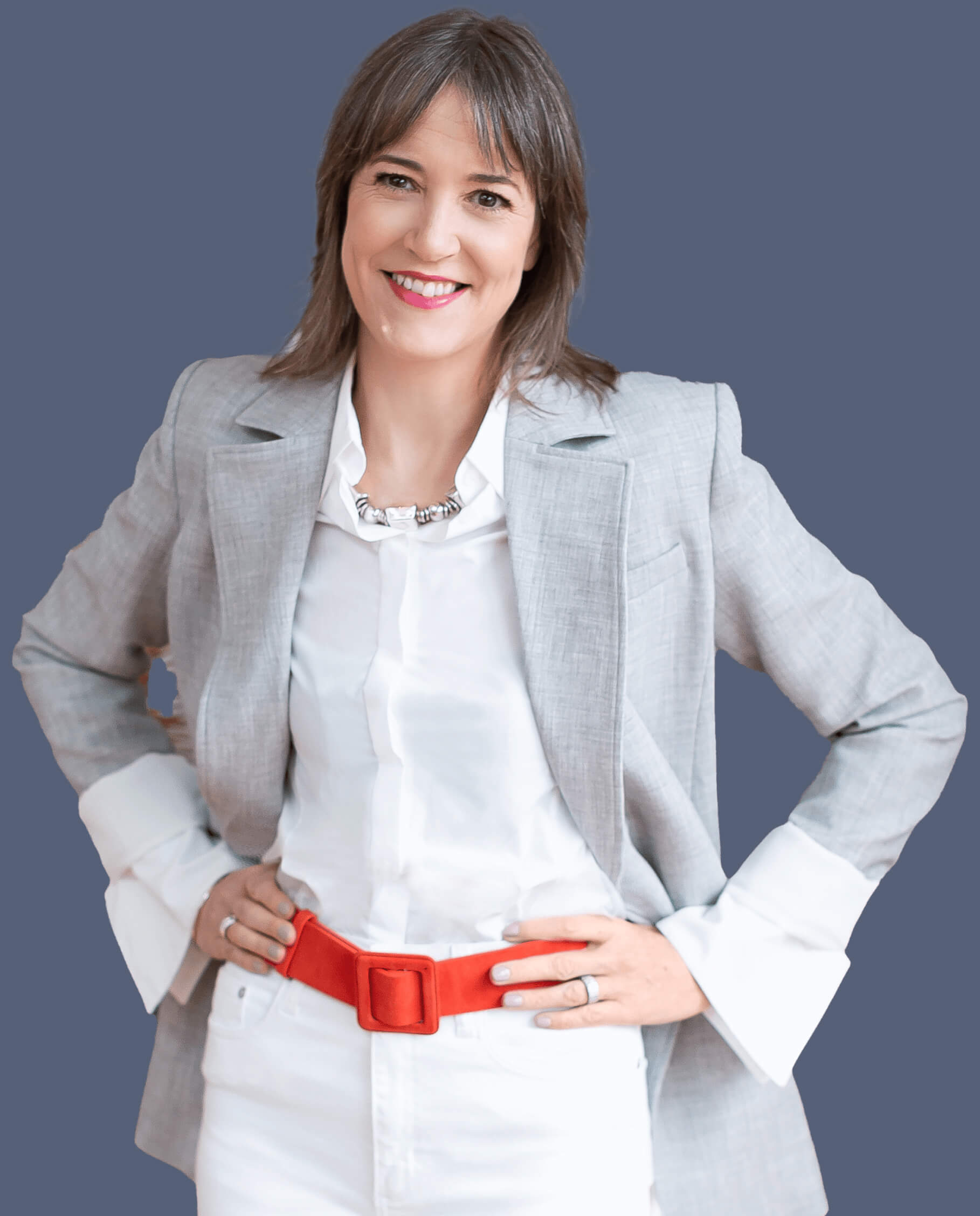 Niamh O'Brien standing confidently - Learn to communicate with confidence and presence