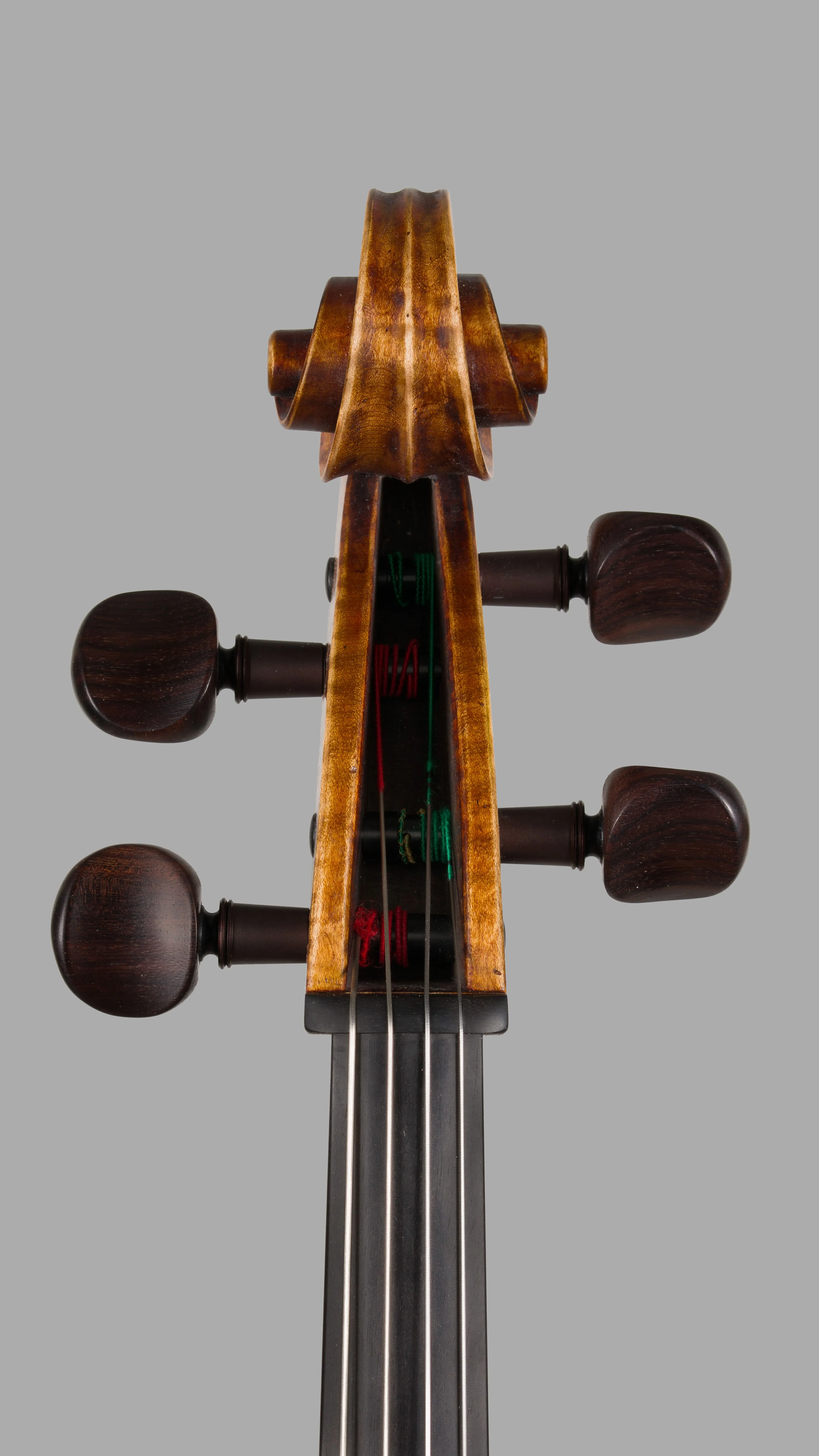 Violoncello Markevitch, Ansicht Schnecke von Vorne
