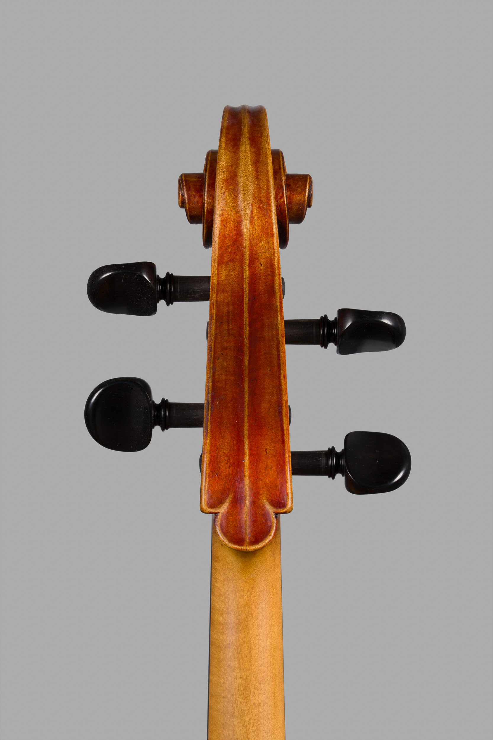 Violoncello Markevitch 2026, Ansicht Schnecke von hinten