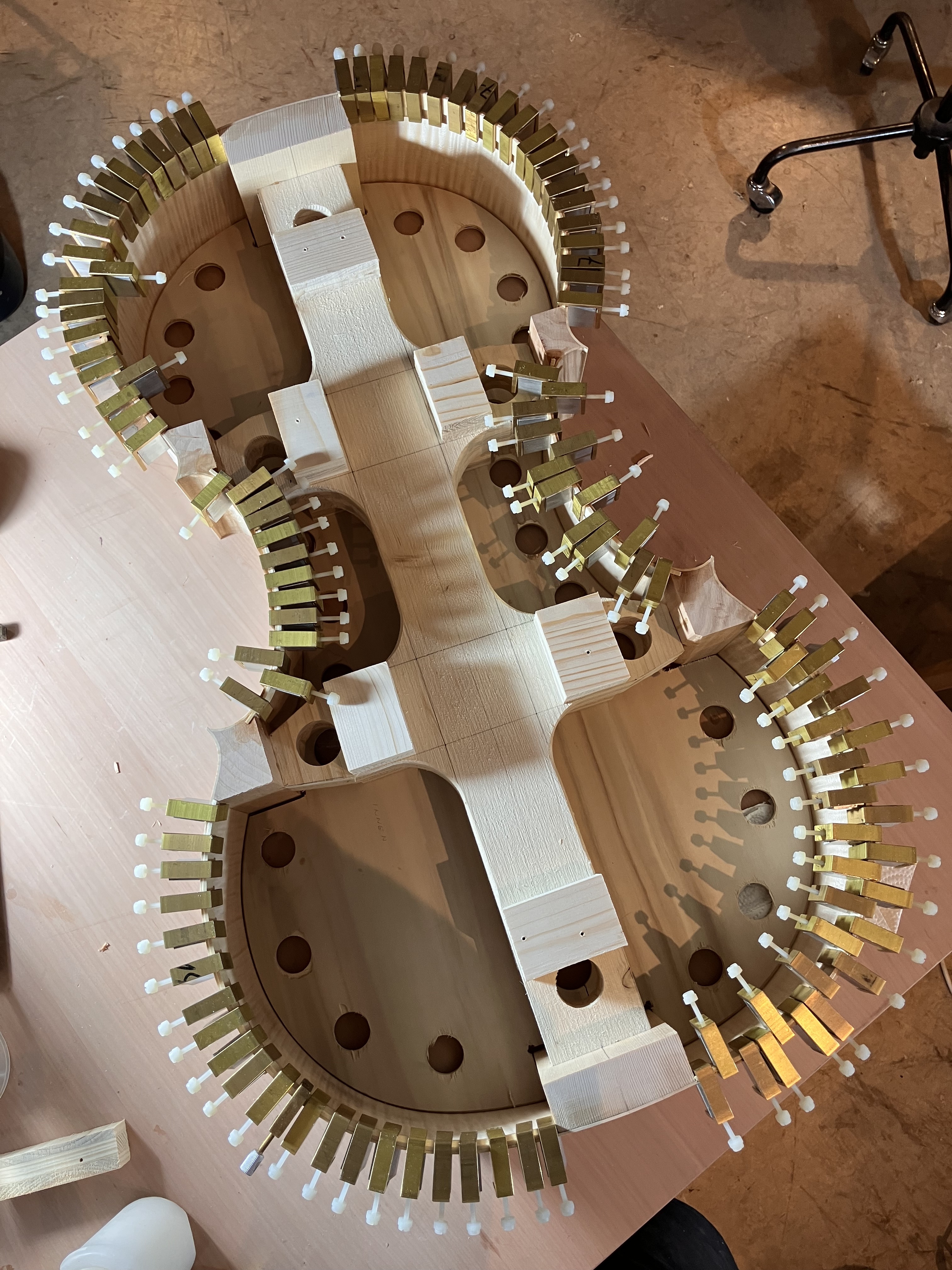 Bauprozess, Zargenkranz mit Reifchenzwingen