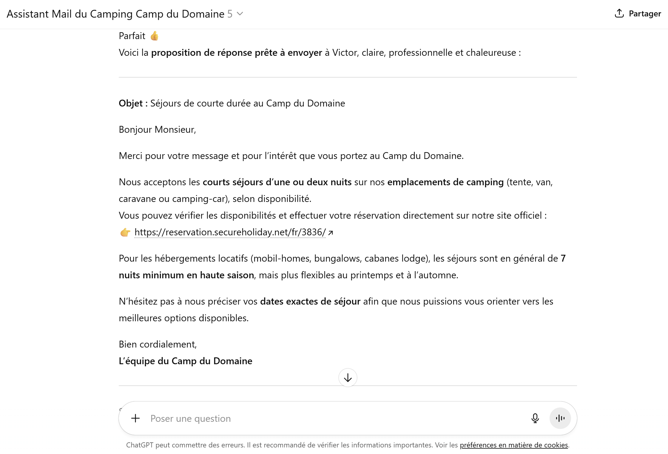 Assistant IA pour camping rédigeant des emails clients multilingues
