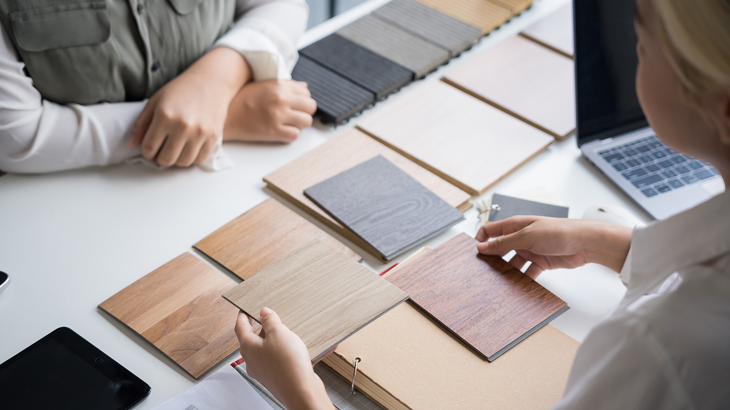 customer choosing finishes