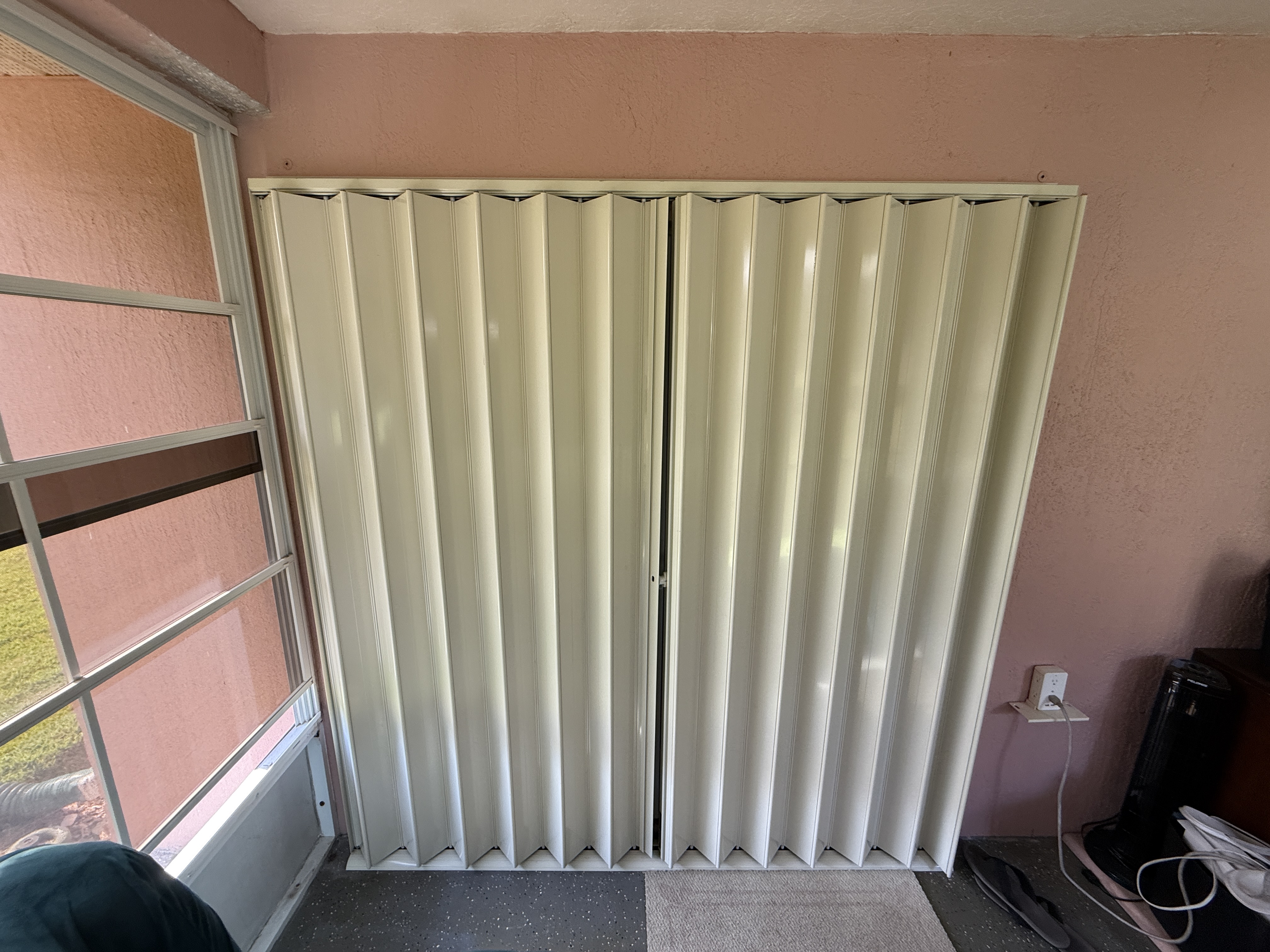 Pool screen repair