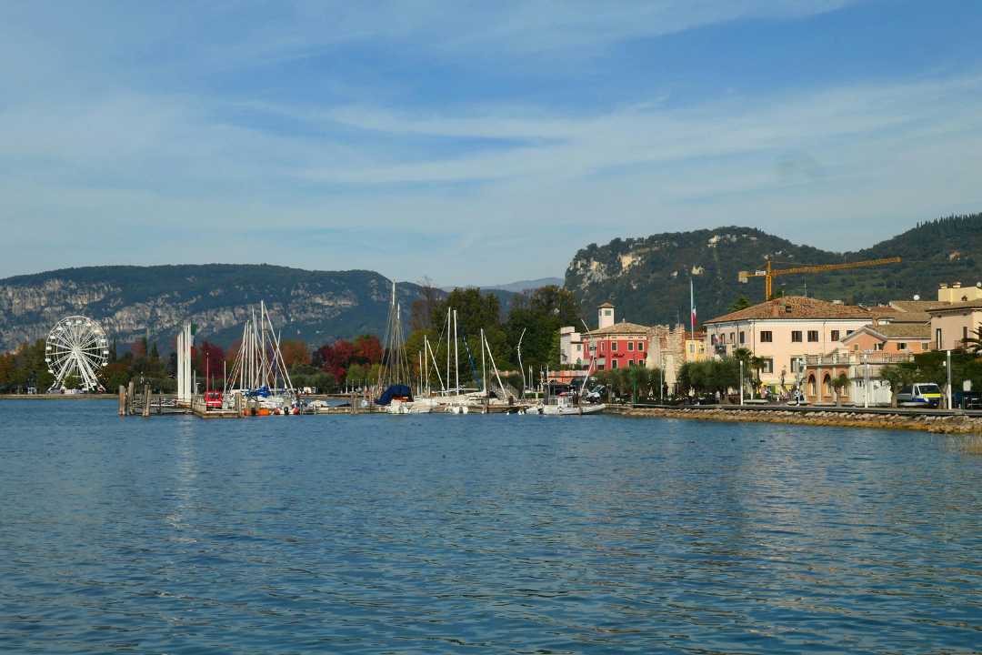 Bardolino ved Gardasjøen, kjent for Bardolino-vin