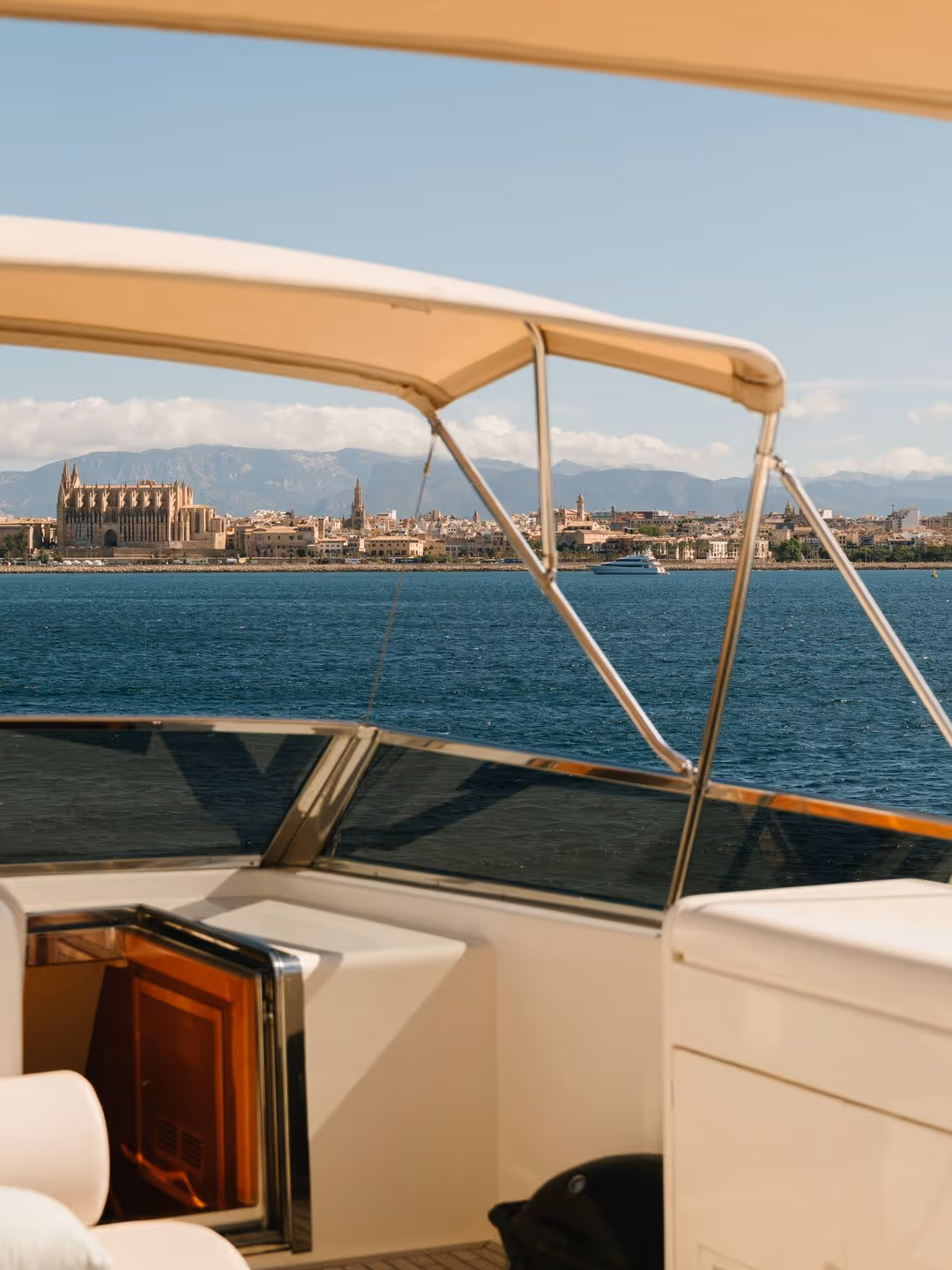 Aethos Yacht - Drift & Discover