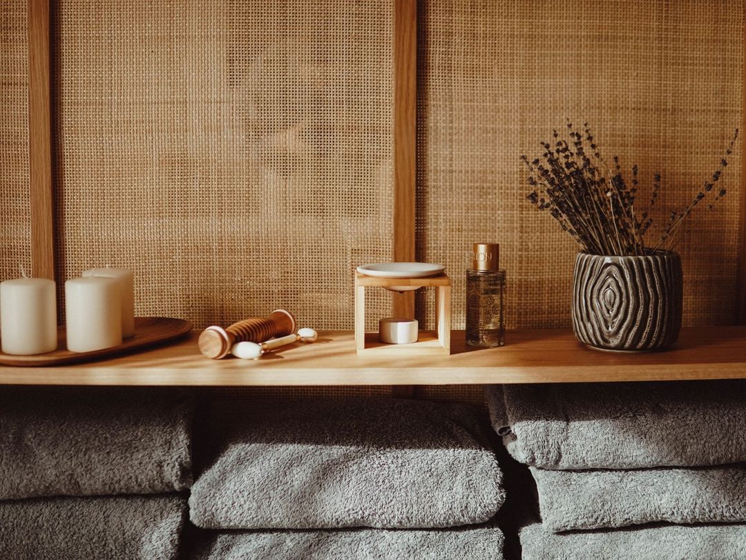 Massage treatments by Saverio Bettini