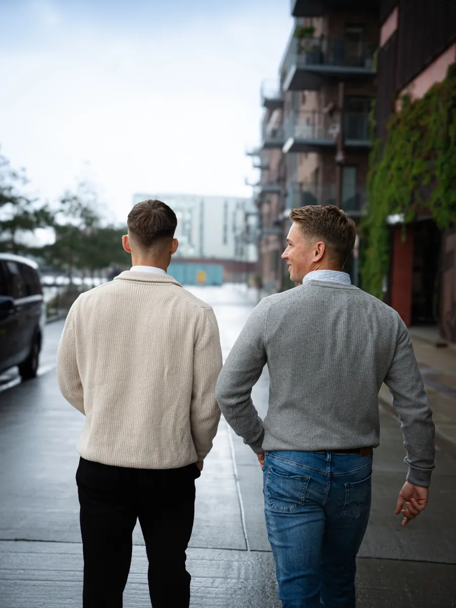 Simon og Theis fra COFU går på gaden