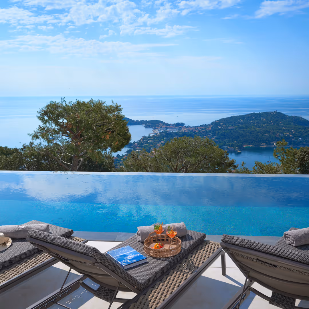 © Courtesy of Amavia Collection