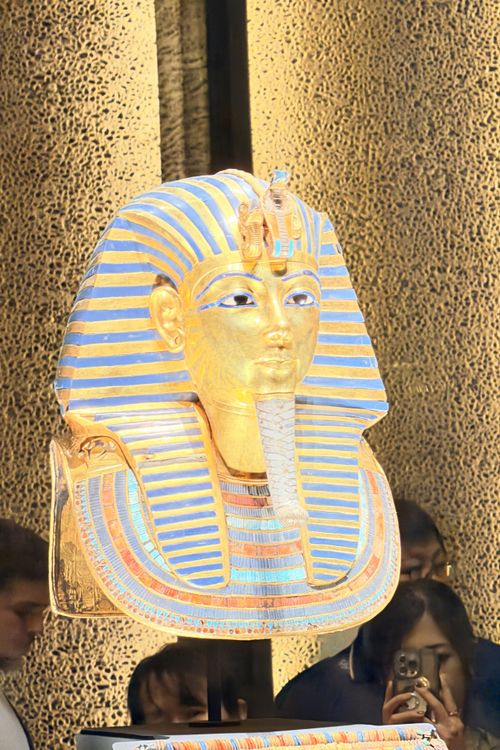 Navigating the Nile: A Tale of Two Cities in Ancient Egypt