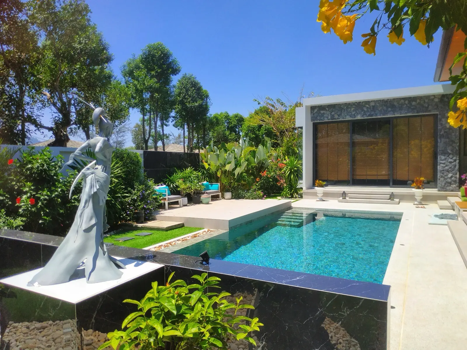 4-спальная вилла Botanica Modern Loft