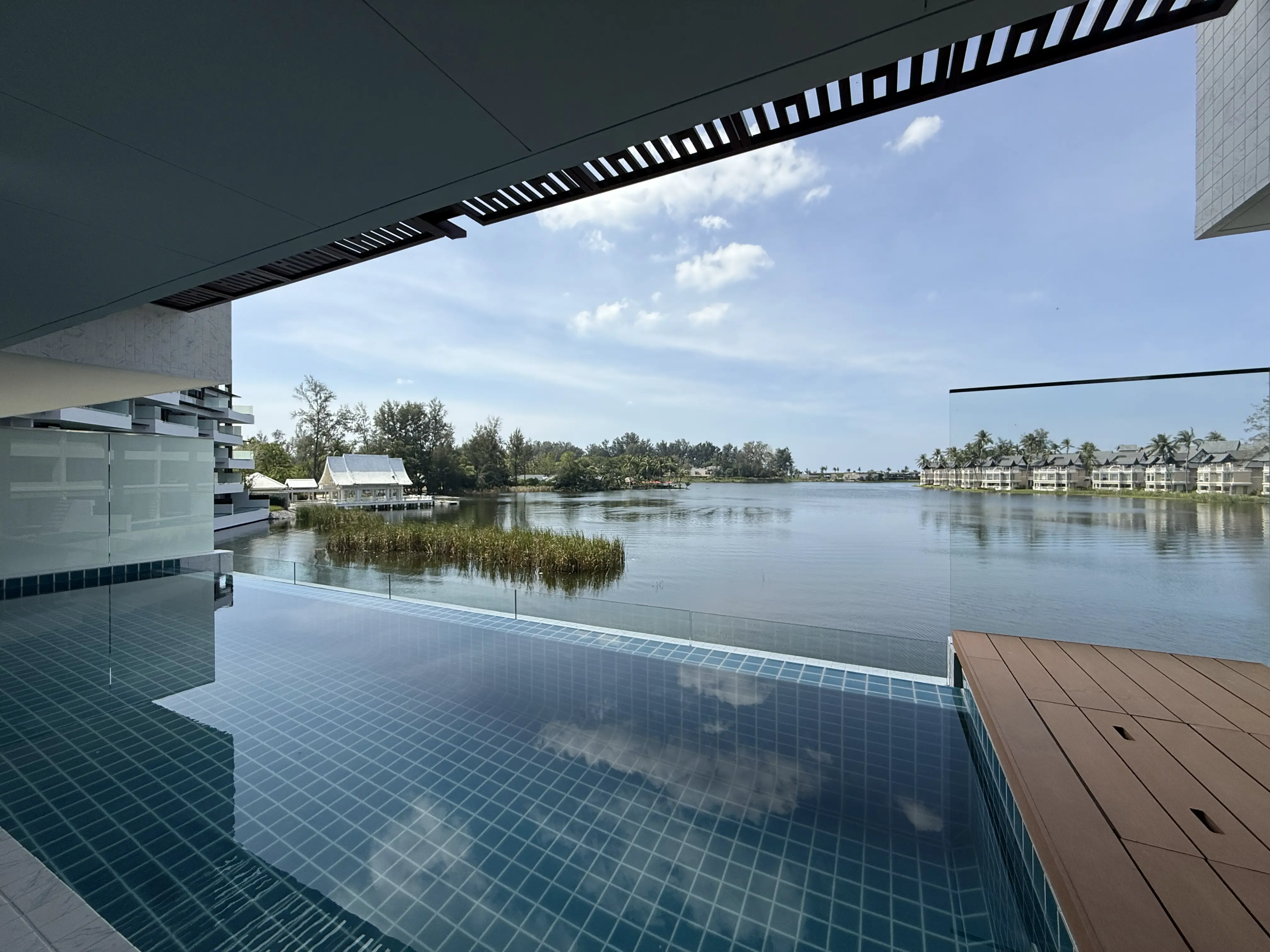 3-спальные апартаменты в Angsana Ocean View