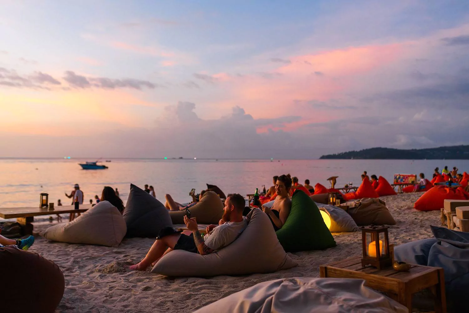 Бич-клаб Nomad