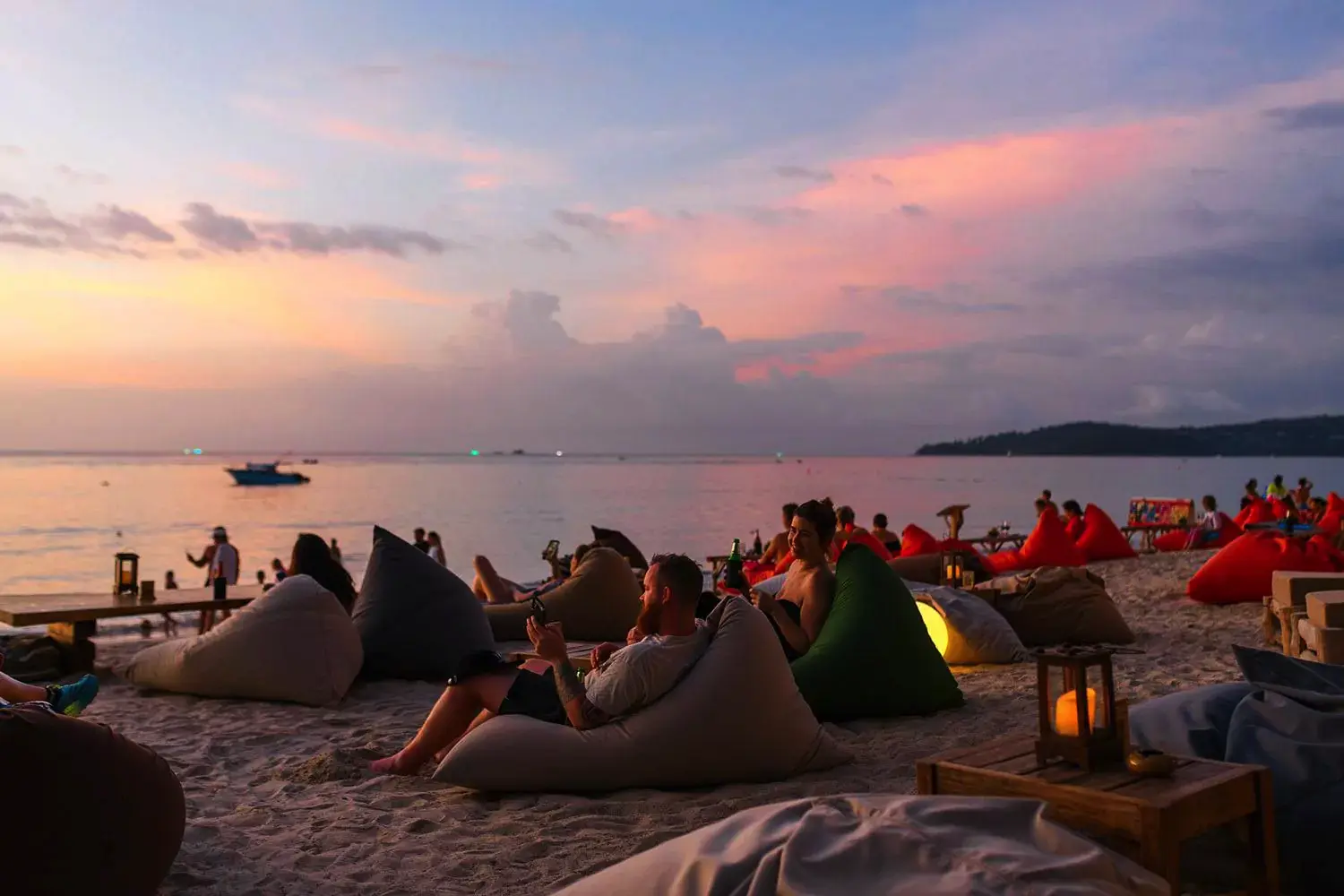 Бич-клаб Nomad