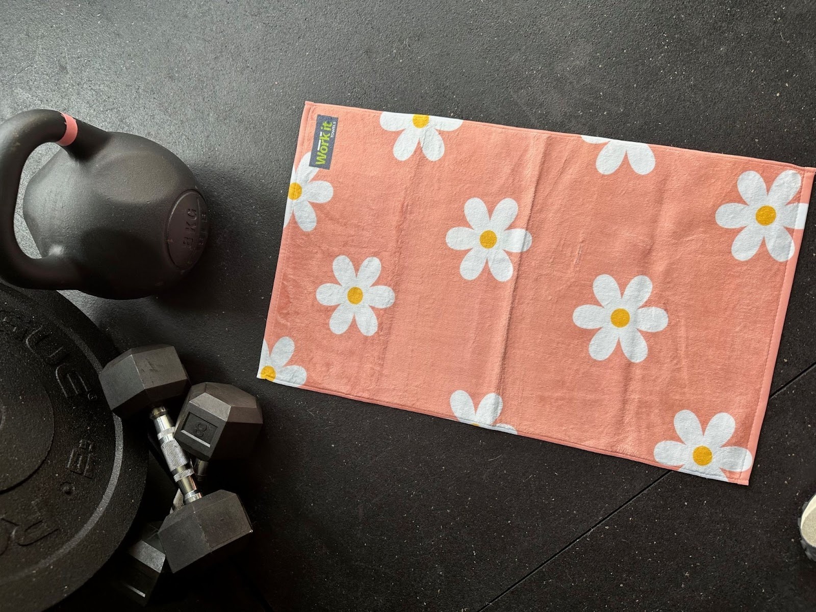 Gym towel with spring-inspired pattern