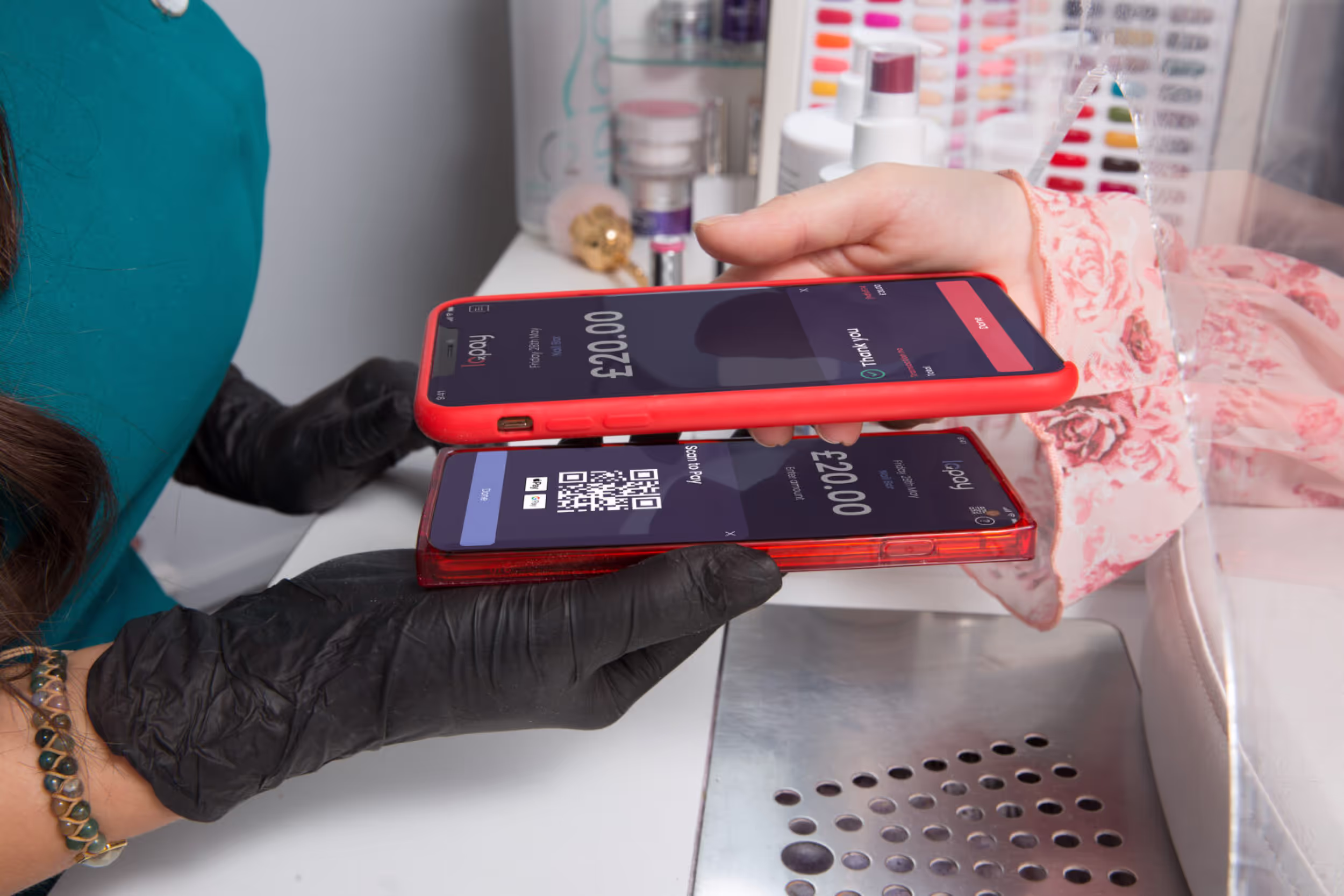 Beauty salon taking a payment with Lopay