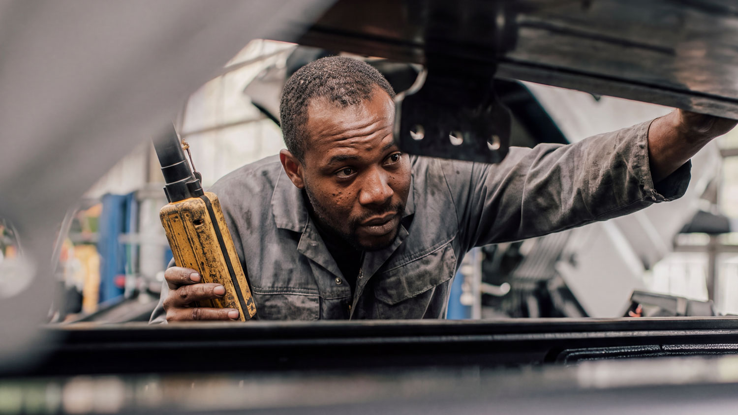 How to Take Upfront Deposits for Trade Jobs: Securing Cash Flow with Payment Links