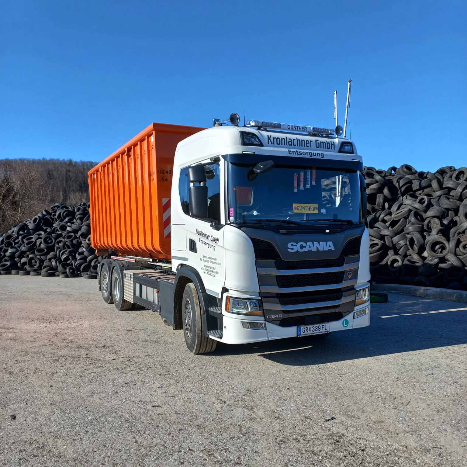 Offener Abrollcontainer mit 35m³ - 40m³
