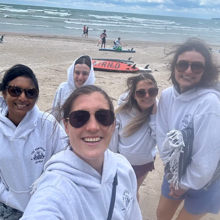 Huntresses at the beach
