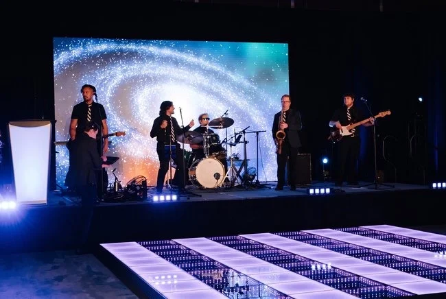 What Types of Corporate Entertainment Work Best for Large Company Events