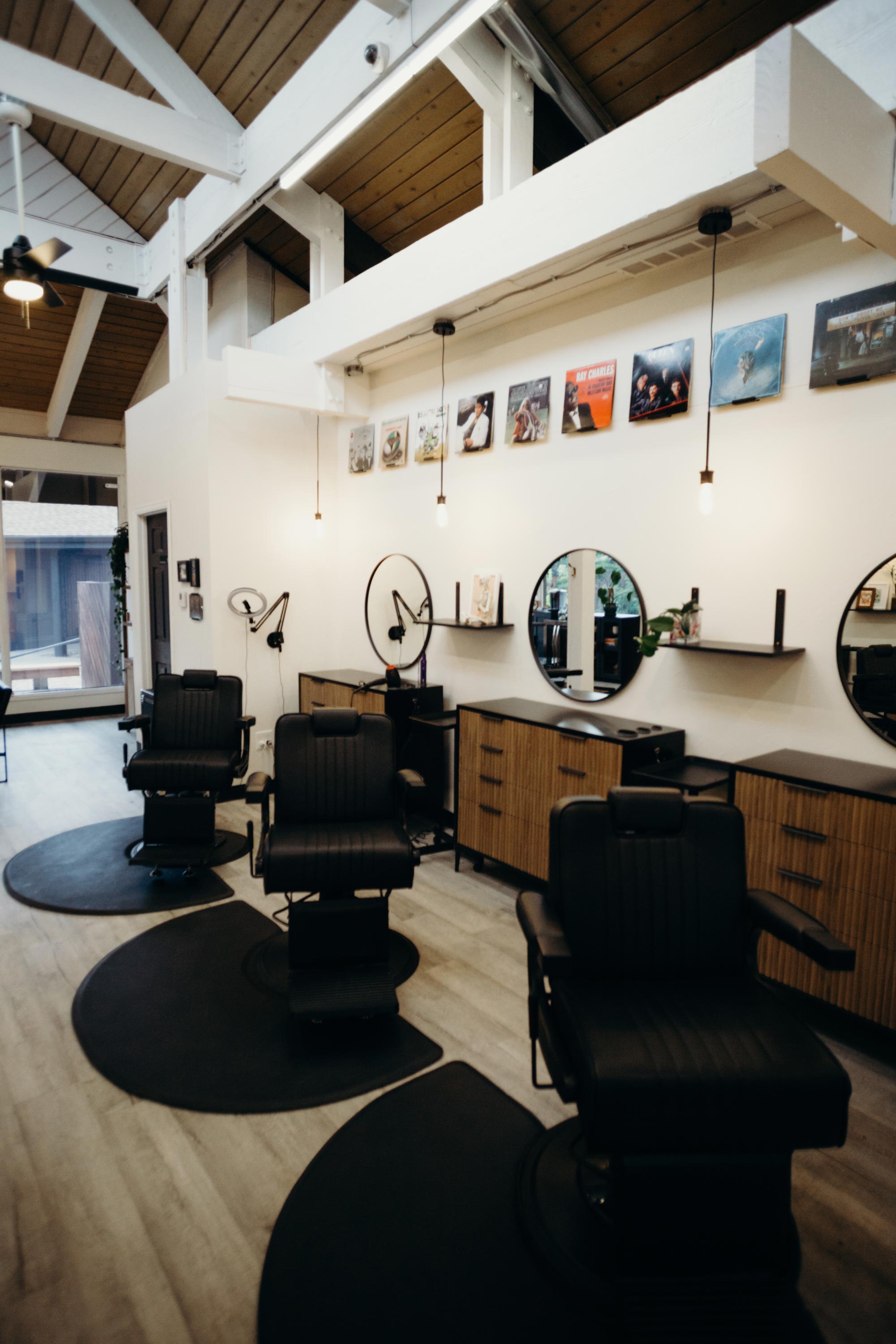 A picture of the Village Seven Parlor primary booths area.