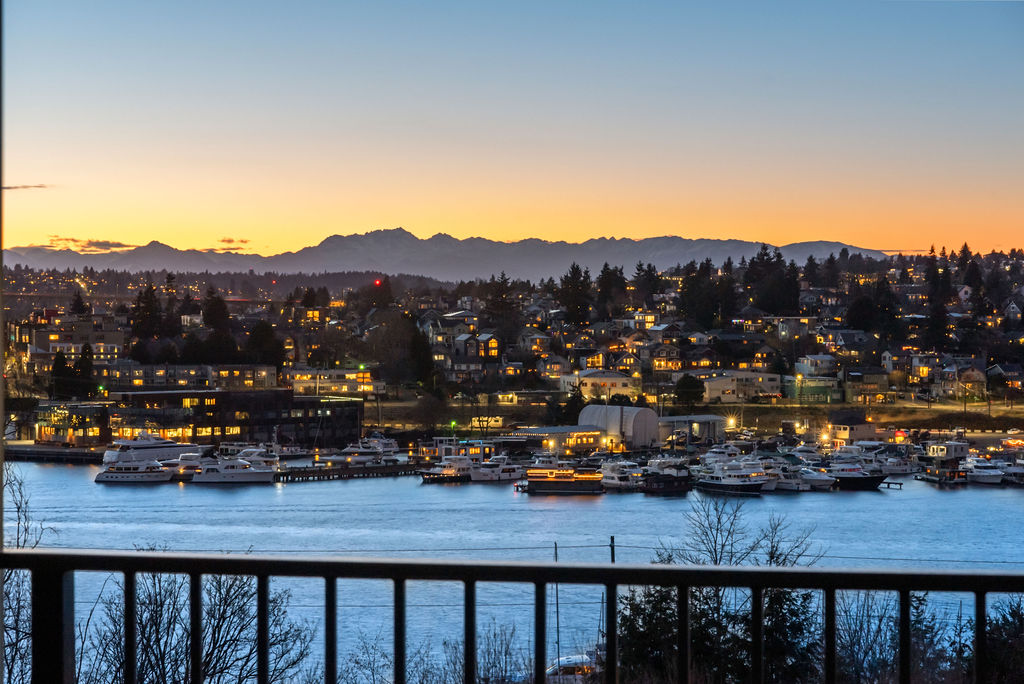 Seattle Area Residential | 2925 Franklin Avenue E #A |  Seattle, WA 98102