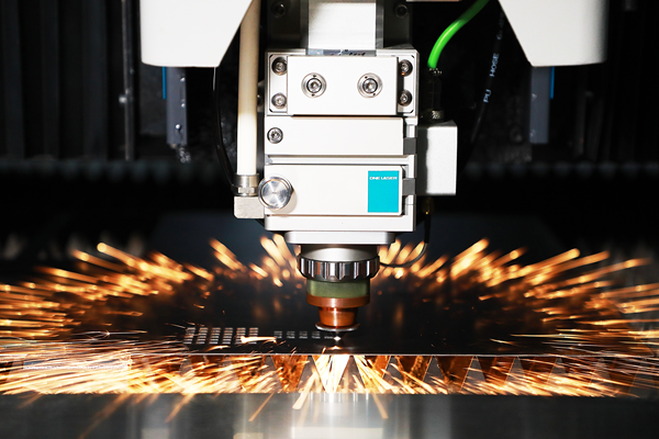 D-SOAR fiber laser cutting sheet metal