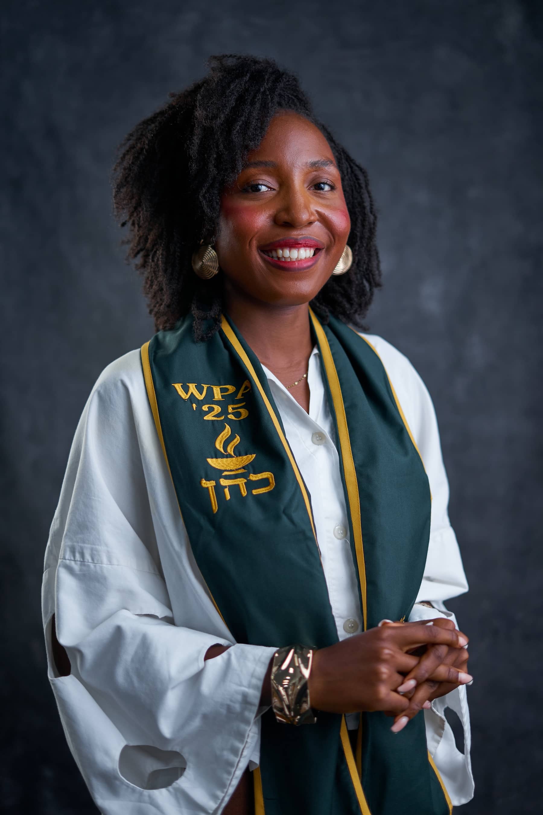 Portrait of a student from the graduation ceremony of the workplace altar, another course we do