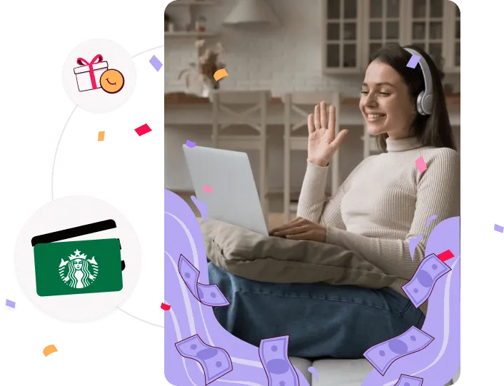 אישה עם אוזניות מחייכת ומנופפת בזמן משתמשת במחשב נייד בבית עם קופון סטארבקס ואיקון מתנה