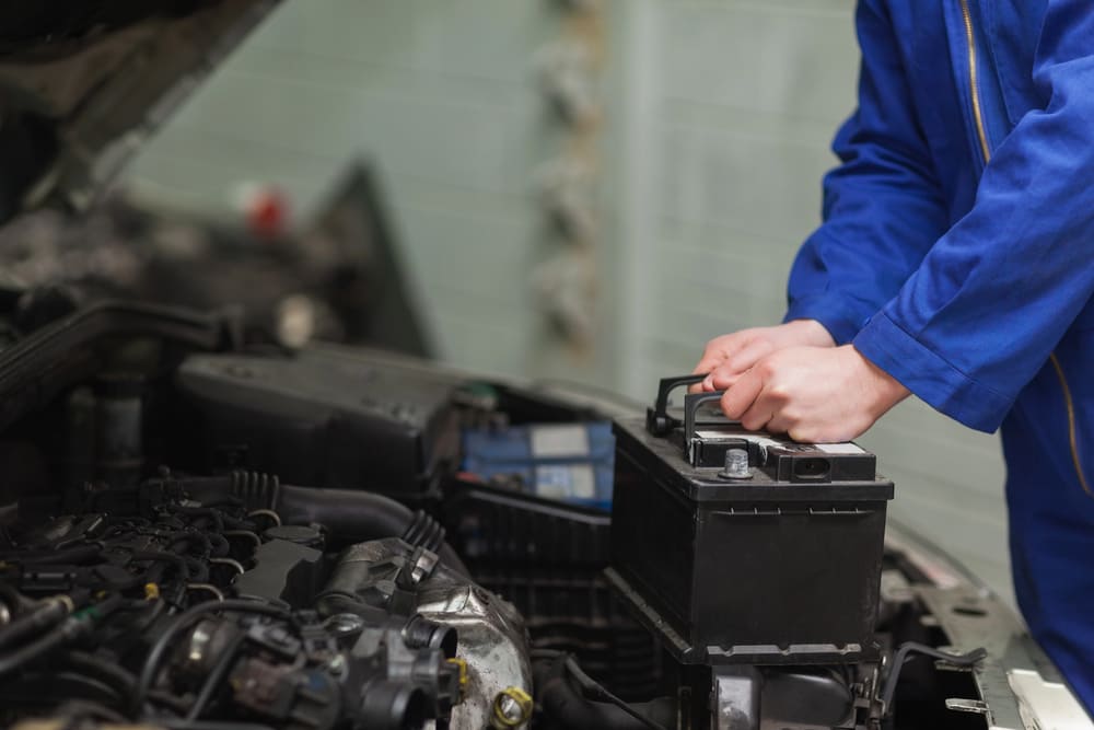 Cambio Batteria Auto: Quando Farlo e Quanto Costa Davvero?