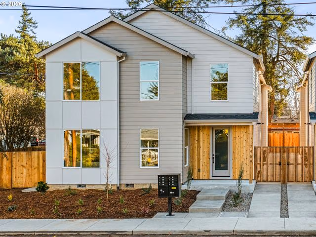 New home construction in Seattle and Bellevue, from planning and design coordination to the final details. $330 to $500+ per square foot.