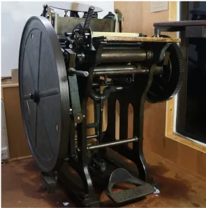 Doris. The Arab Crown Folio letterpress.
