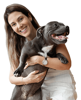 Tifanny Pires abraçando cachorro Ayla