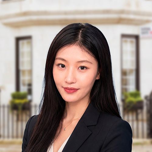 Portrait of Selina Huang, Intern at Belgravia Law
